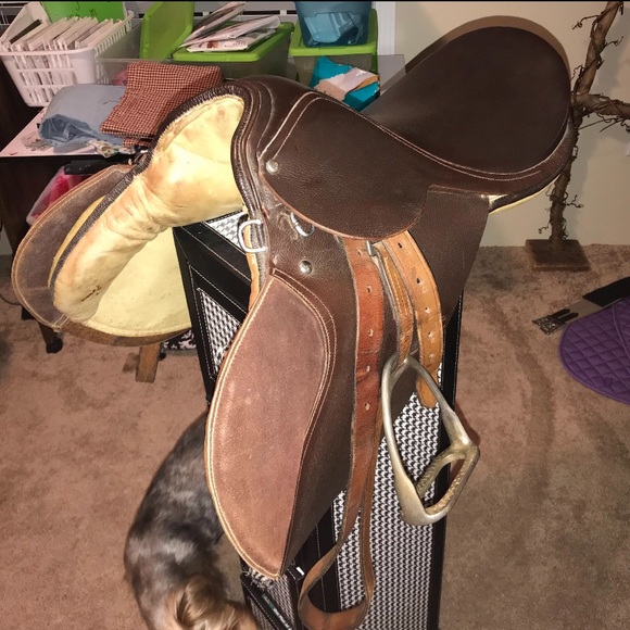 Leather English Saddle - Picture 1 of 8